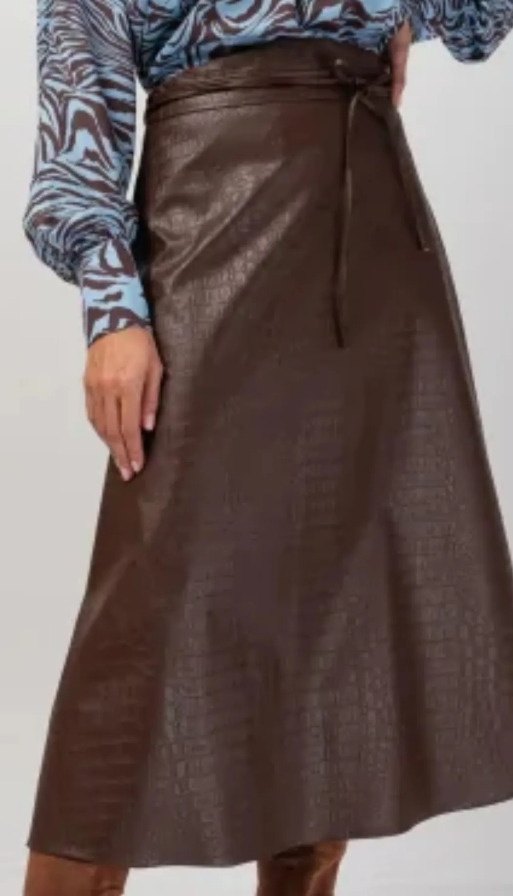 Spódnica brązowa trapezowa z eko skóry