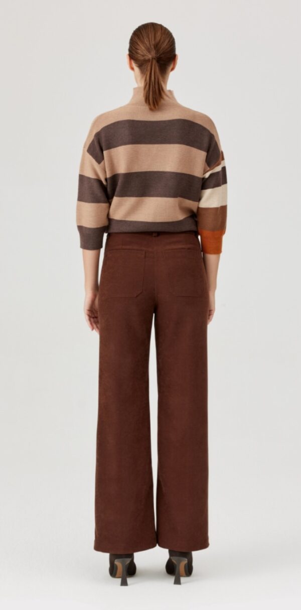 Kolorowy sweter w pasy