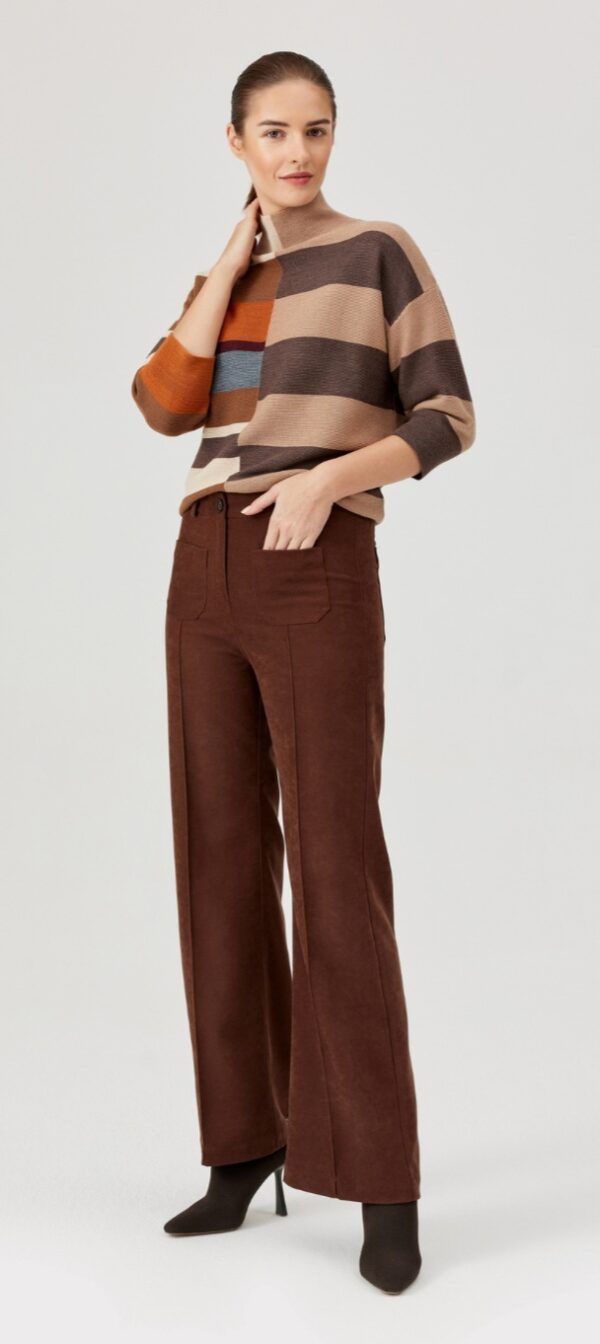 Kolorowy sweter w pasy