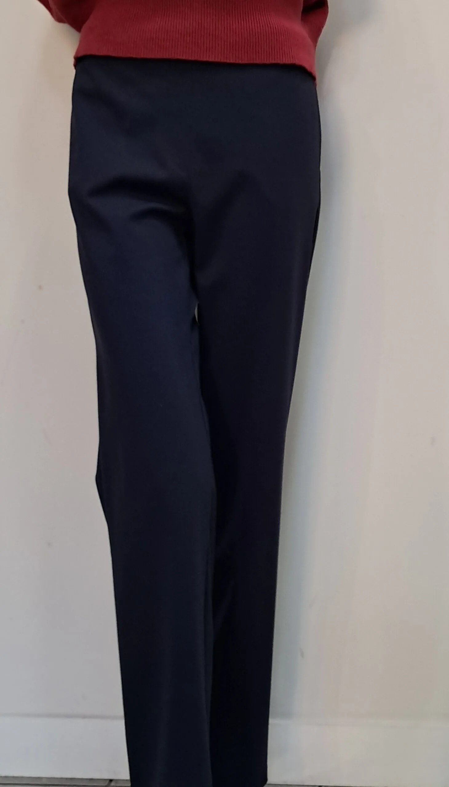 Granatowe spodnie z dzianiny De Fitto