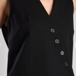 Czarna kamizelka w jodełkę