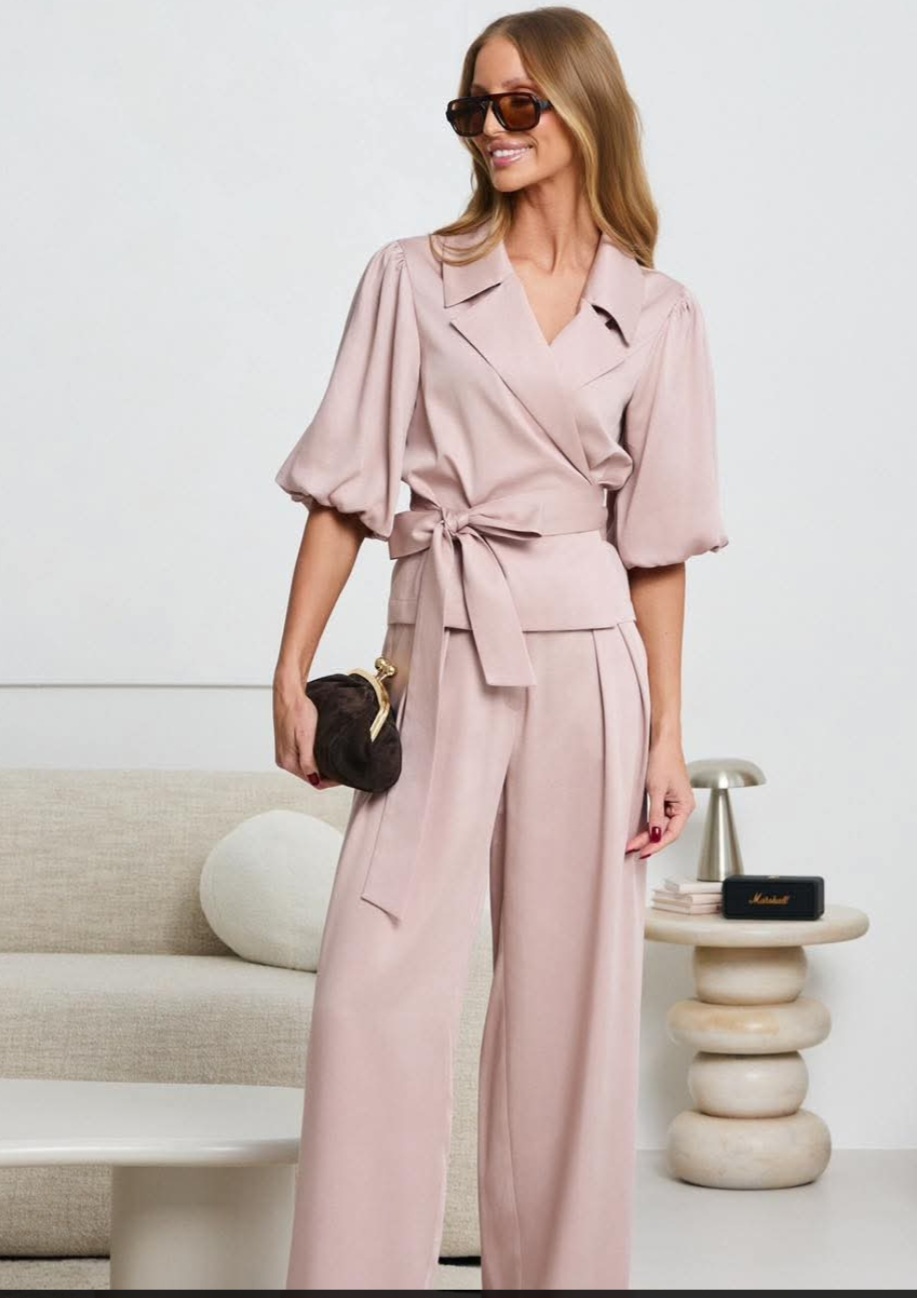 Elegancki komplet pudrowy róż