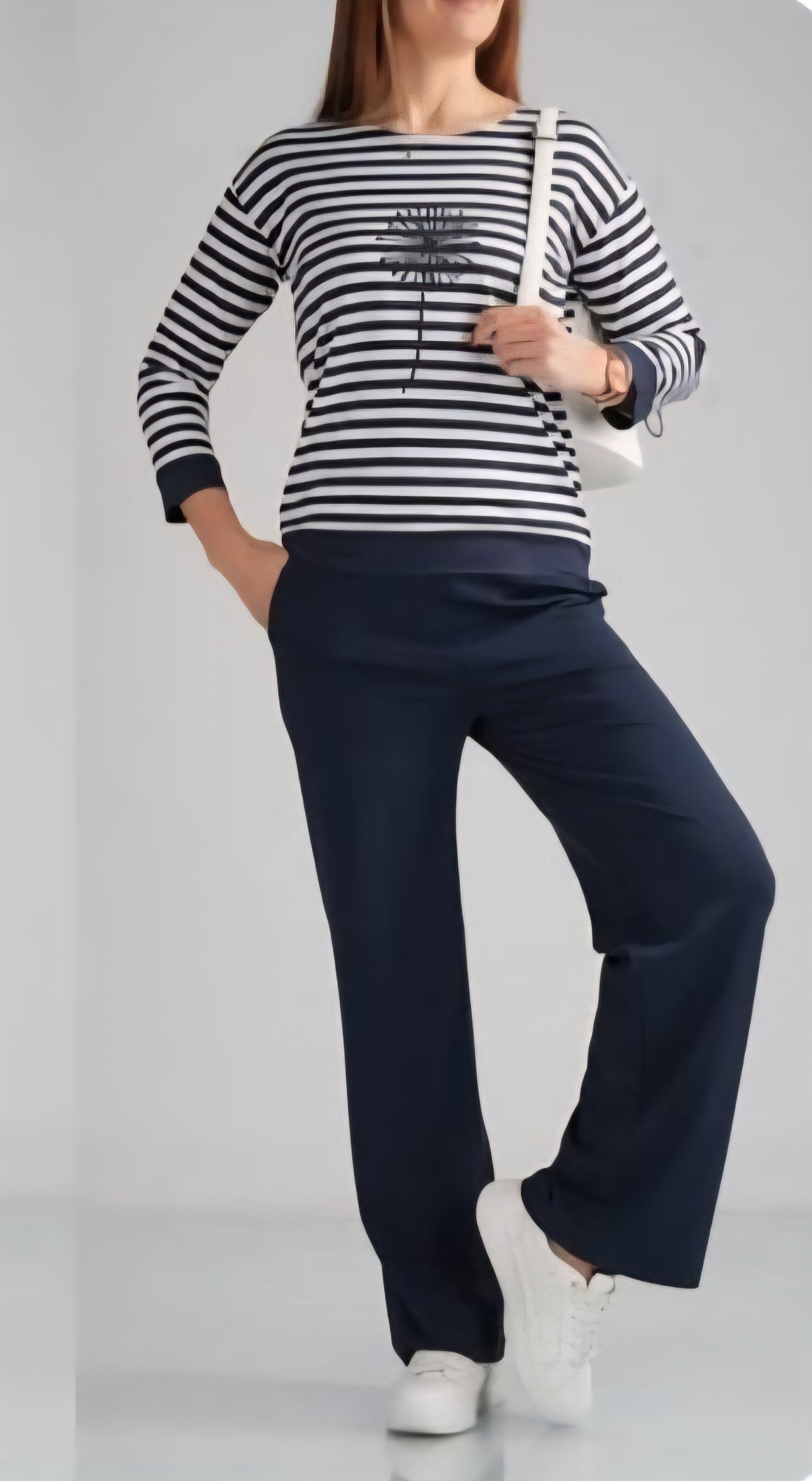 Komplet granatowy z bluzeczką w paseczki