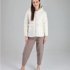 Pikowana kurtka z dłuższym tyłem