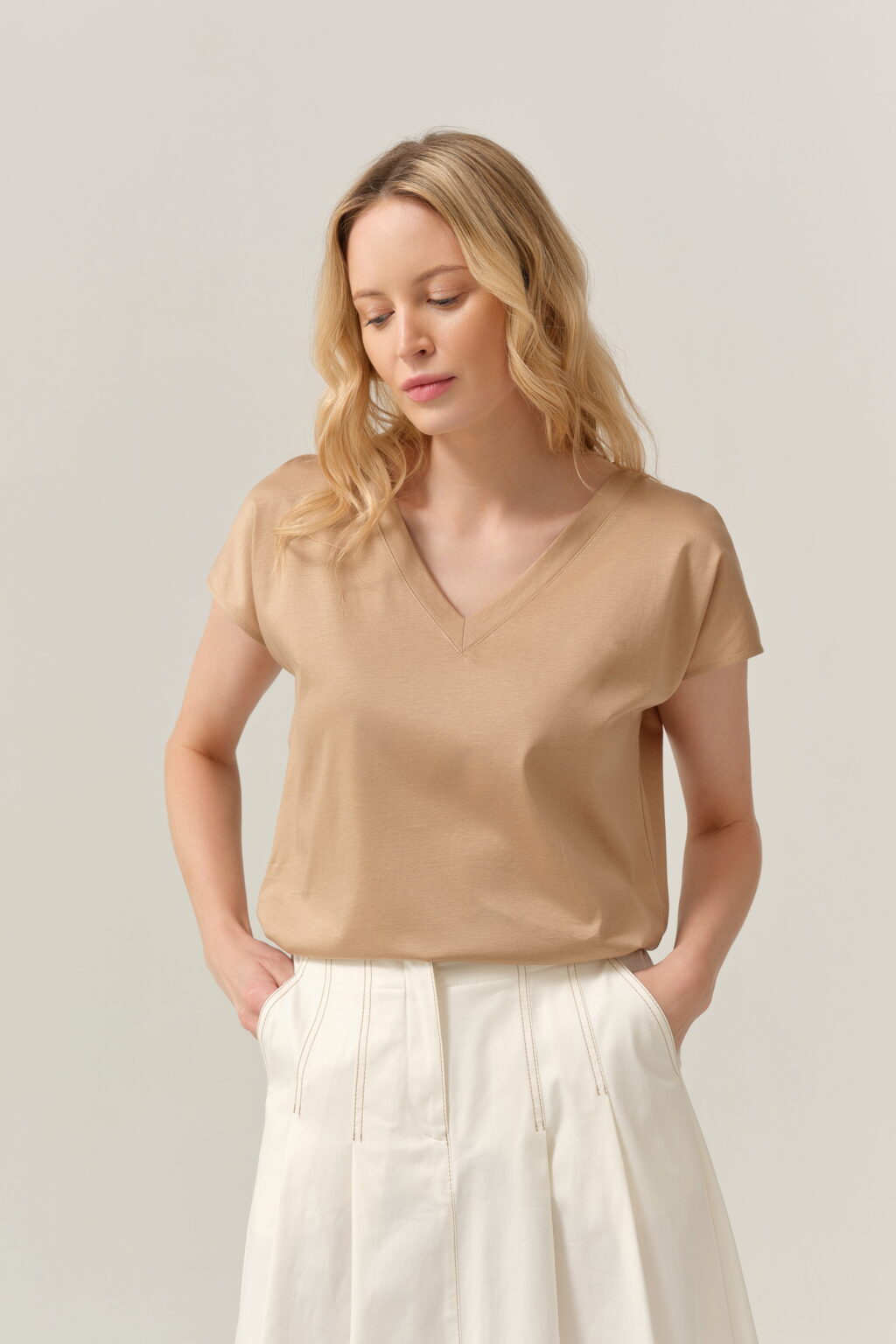 Bluzka FÉRIA w odcieniu piaskowego beżu