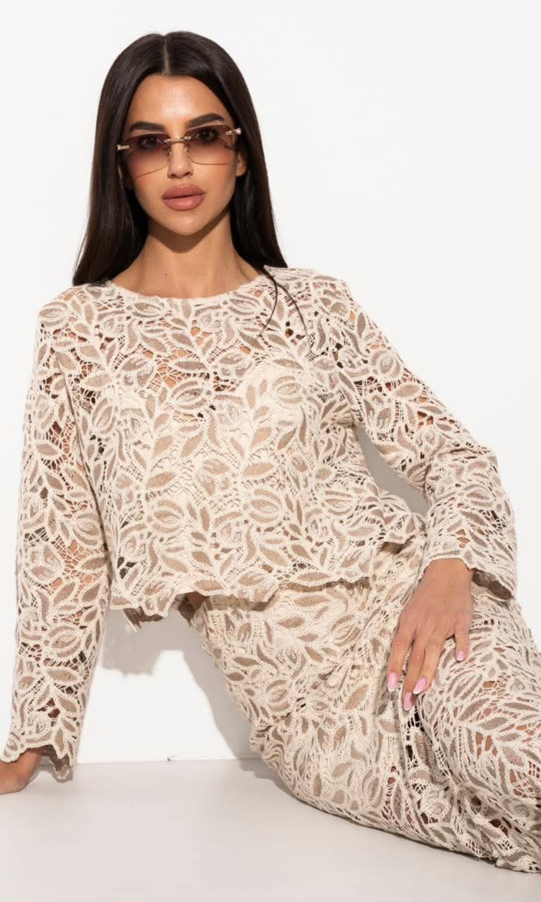 Elegancki komplet z koronki