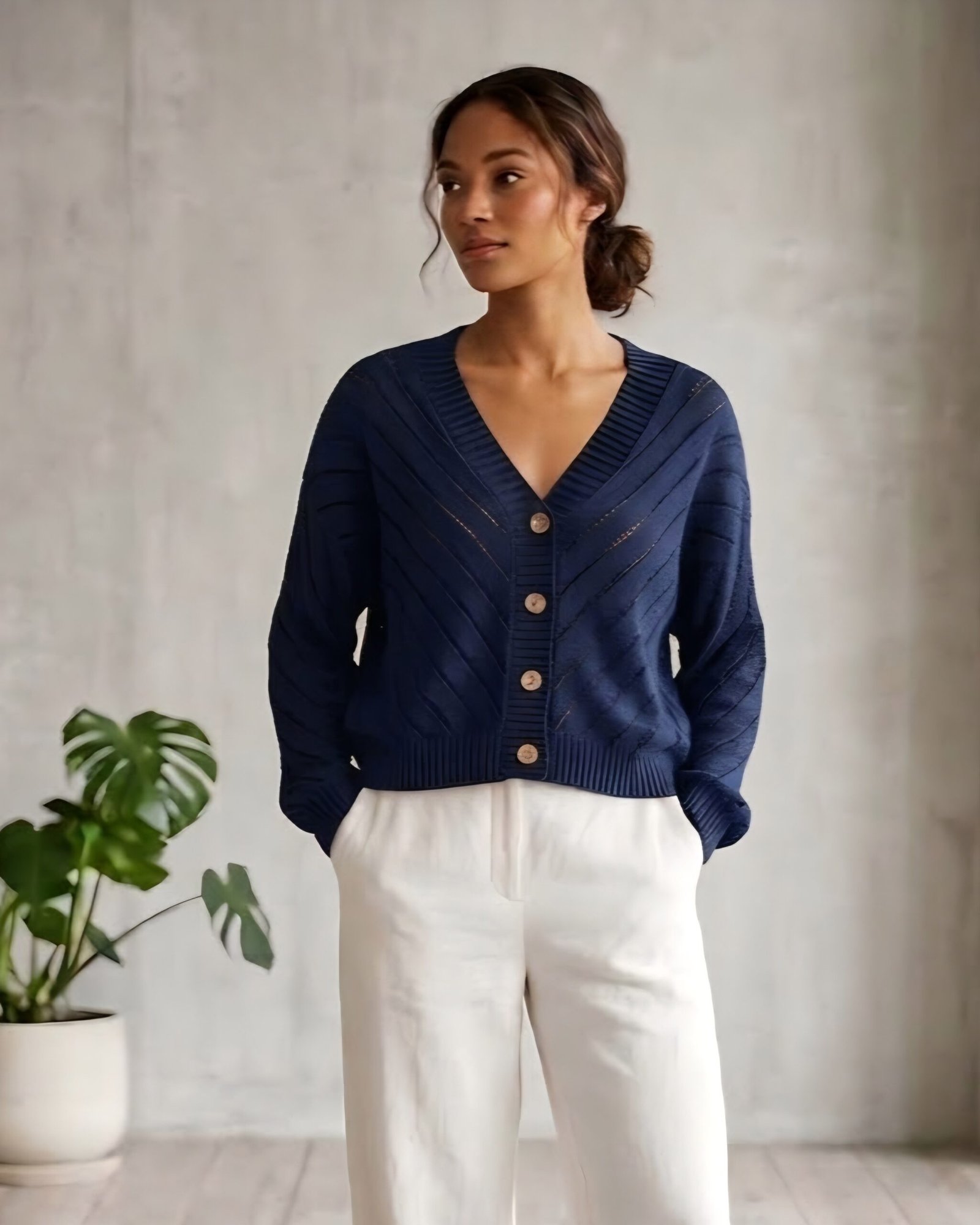 Sweter zapinany granatowy