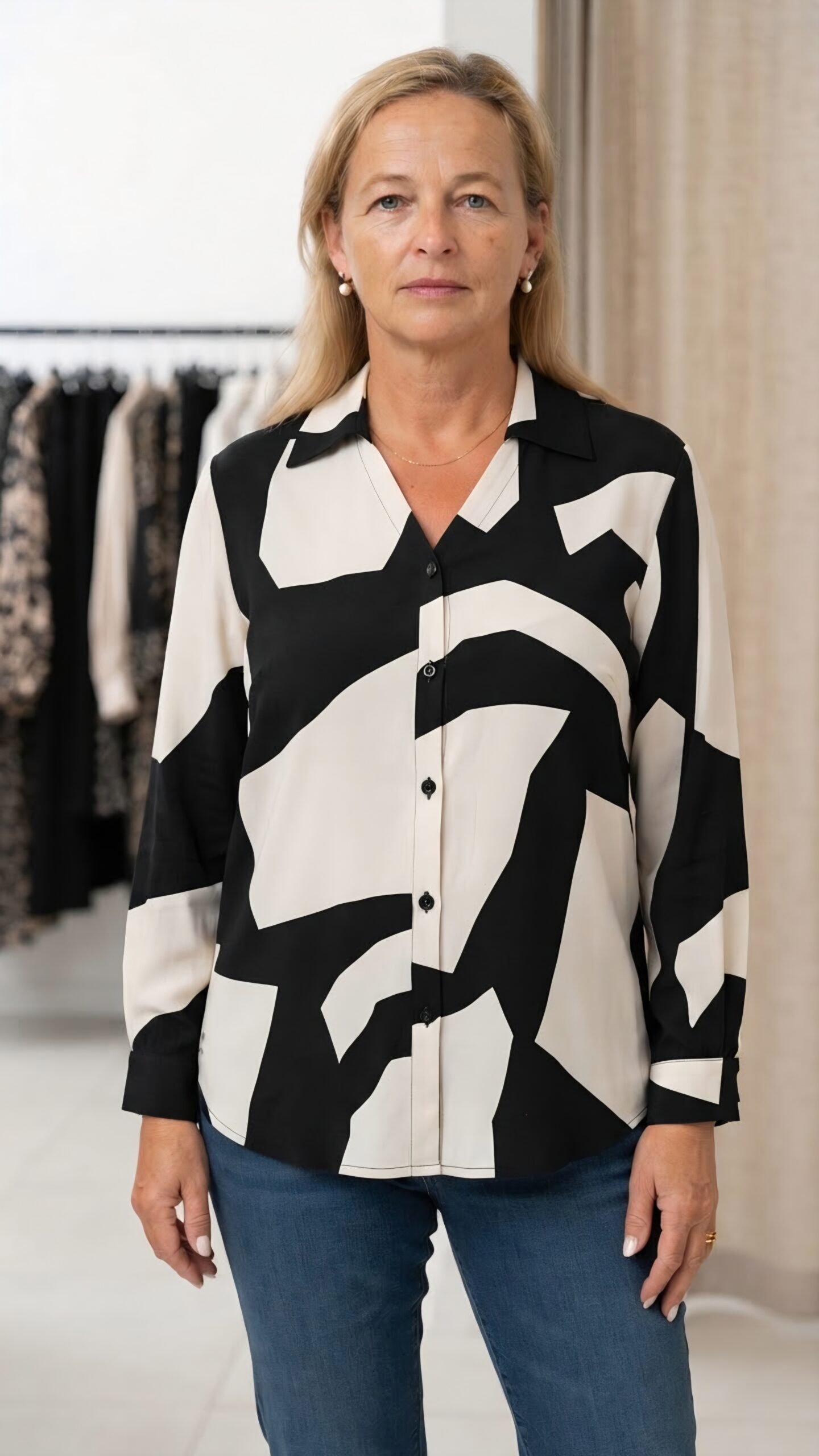 Bluzka koszulowa biało- czarna De Fitto